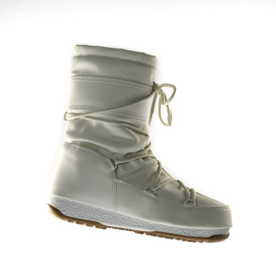 白色雪地靴，女性时尚靴，保暖靴，月亮靴，雪地靴，产品摄影