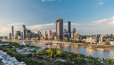 在一个阳光明媚的下午，布里斯班市和南岸的景色