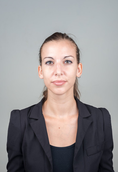 白人女商人的肖像