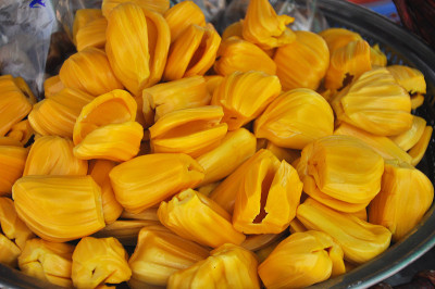 热带水果菠萝蜜(菠萝蜜，杰克，杰克)在开放市场，泰国