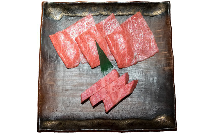 单独切成薄片的和牛肉