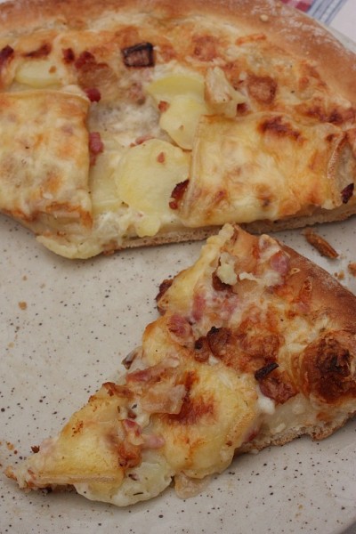 萨瓦披萨和Tartiflette