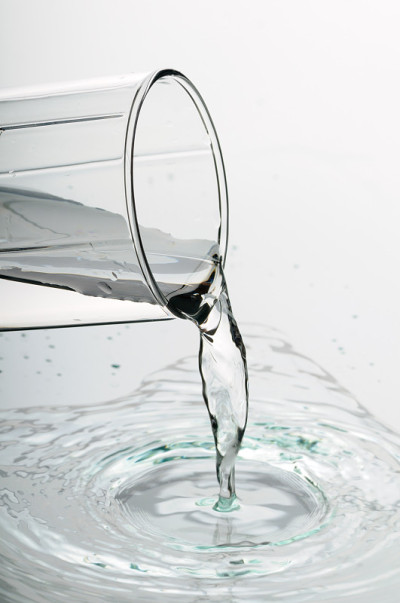 水