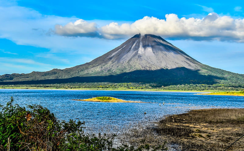 中美洲哥斯达黎加的阿雷纳尔火山景观