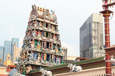 新加坡Sri Mariamman庙的Gopuram塔