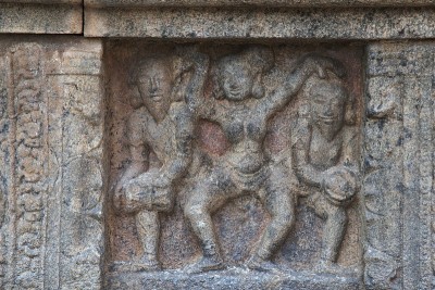 印度泰米尔纳德邦，达拉萨拉姆，Airavatesvara寺庙，北曼达帕基地，展示舞蹈场景的面板。