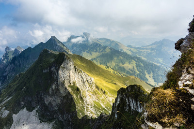 瑞士弗莱堡阿尔卑斯山，Schopfenspitz的Breccaschlund