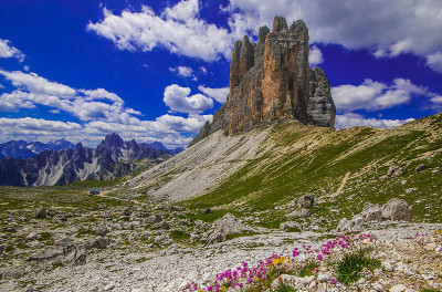 徒步前往拉瓦雷多城市国家公园。Dolomites，南蒂罗尔，意大利