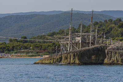 Trabucco del Gargano，佩斯基和维斯特之间的海岸