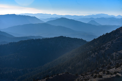 雄伟的山脉和壮丽的风景