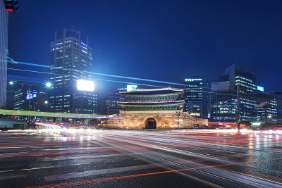 韩国首尔南大门美丽的夜景。