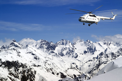 高山中的Heliski