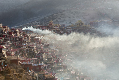 Larung gar(佛教学院)在中国四川