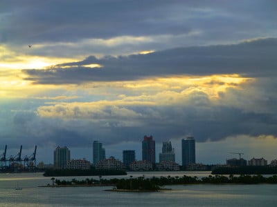 南海滩Cloudscape