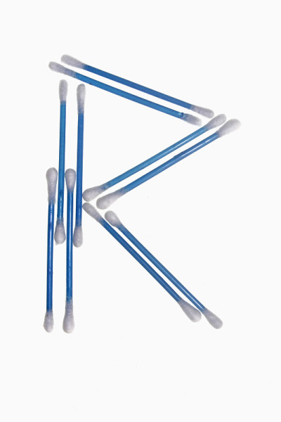 棉签的R字母