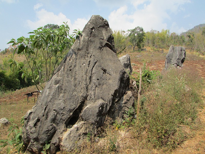 在Chiang Dao国家公园和野生动物保护区的巨石，石头和岩层