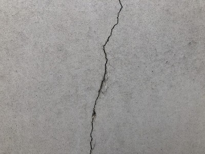 墙上的裂缝