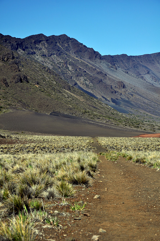 夏威夷毛伊岛的哈雷阿卡拉火山口徒步旅行路线