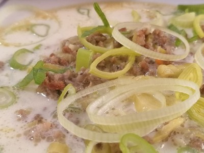 芝士韭菜汤配肉末