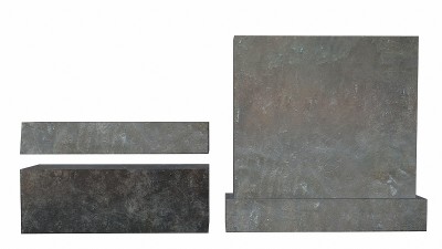 白色背景上的老石柱3d渲染