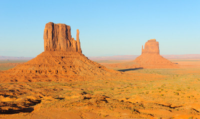 西和东Mitten buttes