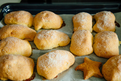 俄罗斯pirozhki烤肉饼