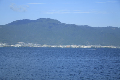 琵琶湖和雪山