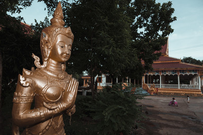 老挝一座寺庙里的佛像