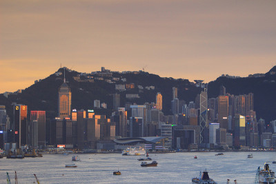 香港维多利亚港的日落天际线