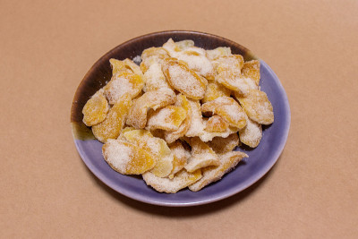 蜜饯姜片。