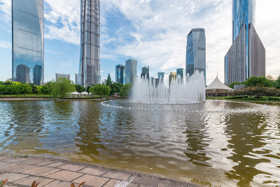 上海陆家嘴中心绿地，中国