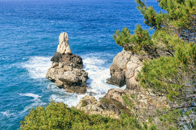 位于马略卡岛西海岸的卡拉迪亚岛