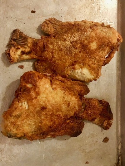 炸鲈鱼