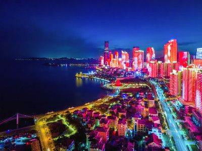 航拍青岛沿海城市夜景
