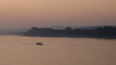 日落时分的湄公河景观