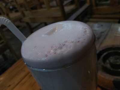 泡沫草莓奶昔