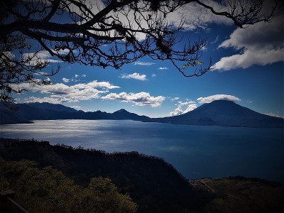 危地马拉的阿提特兰湖
