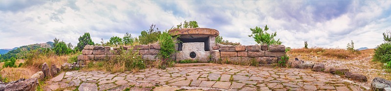 北高加索地区史前墓石牌坊