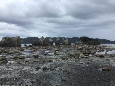 一群巨大的岩石