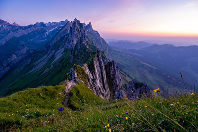 日落的山脉，Schaefler Altenalptuerme山山脊瑞士阿尔卑斯山脉阿尔卑斯阿彭策尔瑞