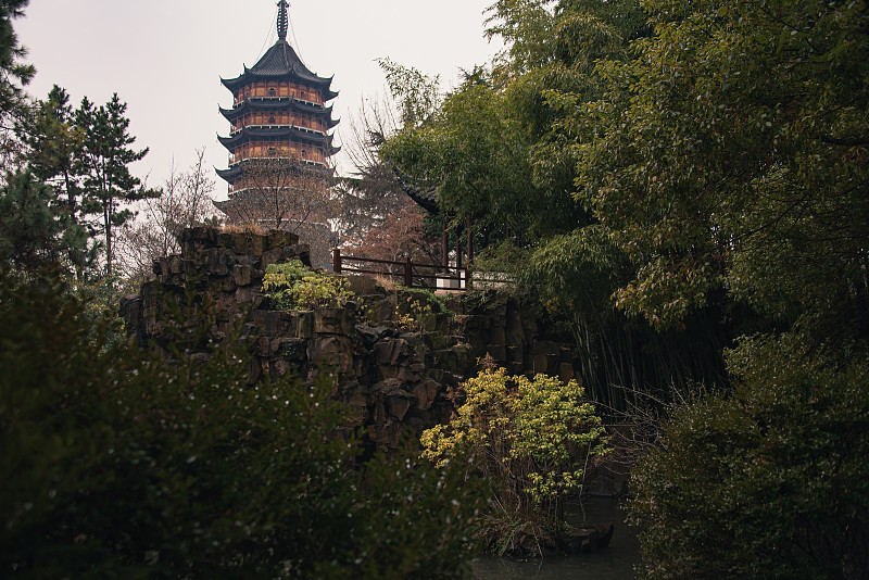 北寺塔(Beisi Ta)是一座建于1368”u20131644年的中国宝恩寺，位于中国江苏苏州。