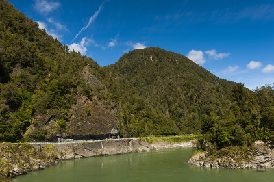 布勒河