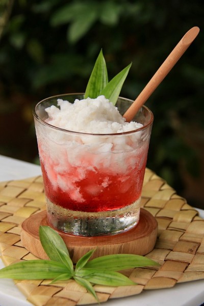 香兰糖浆冰椰子凝乳美味甜点Es Kelapa Kopyor