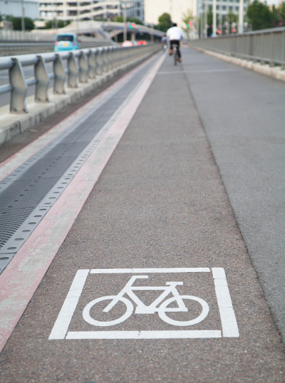 公共道路上的自行车道