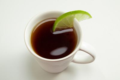 一杯加柠檬的埃尔瓦马黛茶。