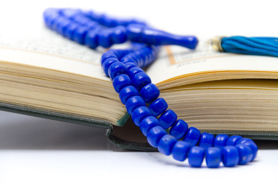 prayer beads and Qoran