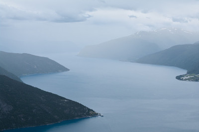 雨在Sognefjord