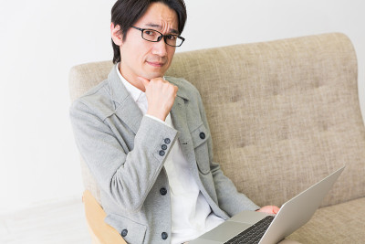 亚洲中年男子