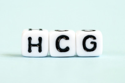 HCG -人绒毛膜促性腺激素，字写块。健康医疗理念。