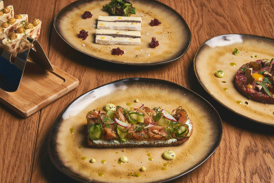 餐桌与食物俯视图